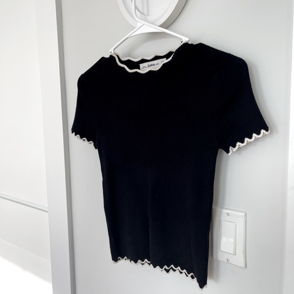 Black Knit Short Sleeve Shirt - Size Small - Picture 1 of 2